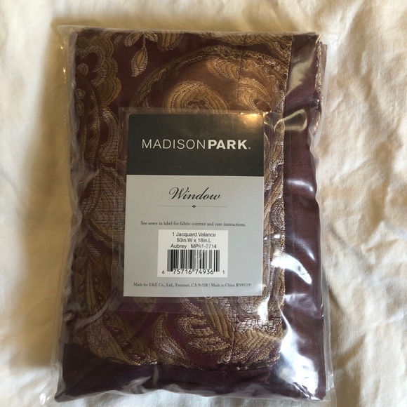 Window Valance with tassels - New! - Picture 4 of 15